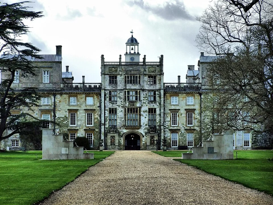 The road and lawns approaching the front entrance of Wilton House